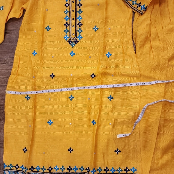 Indian suit - Picture 6 of 11